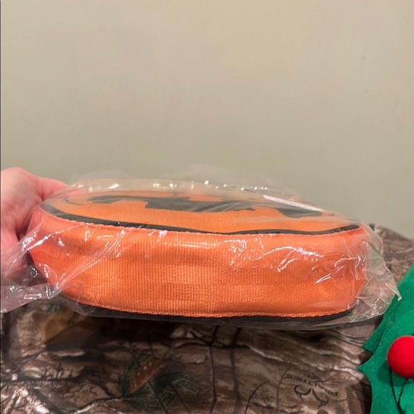 Harveys Seatbelts Peanuts Halloween Snoopy Crossbody Bag NWT Sold Out - Picture 9 of 13